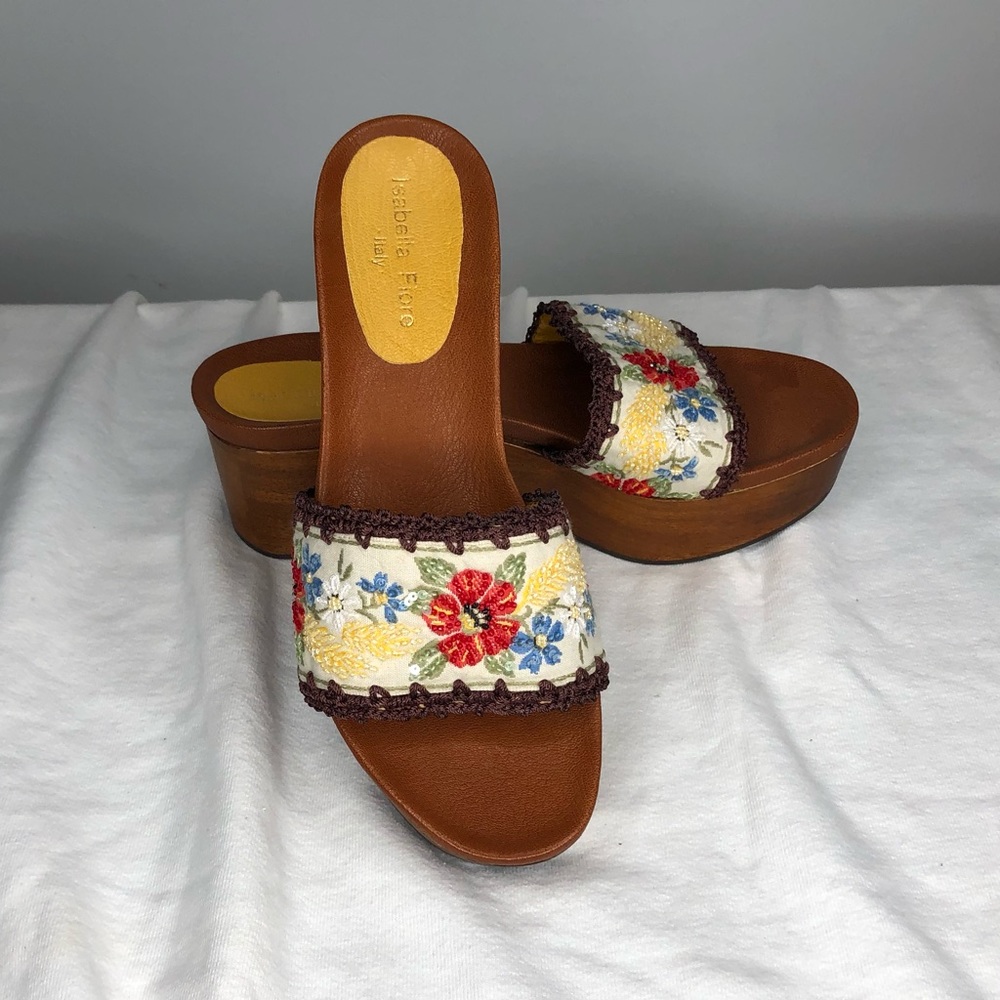 Isabella Fiore wooden platform slides